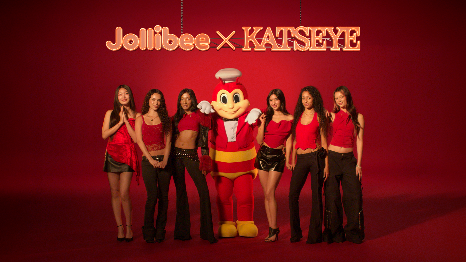 Jollibee ぬいぐるみ Jollibee ぬいぐるみ - メルカリ